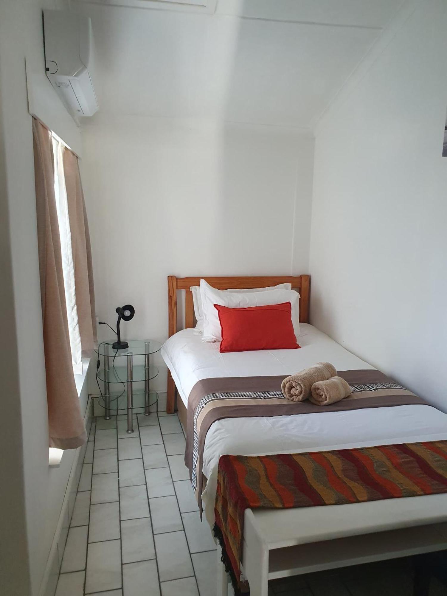Hotel Pension Steiner Windhoek Exteriör bild