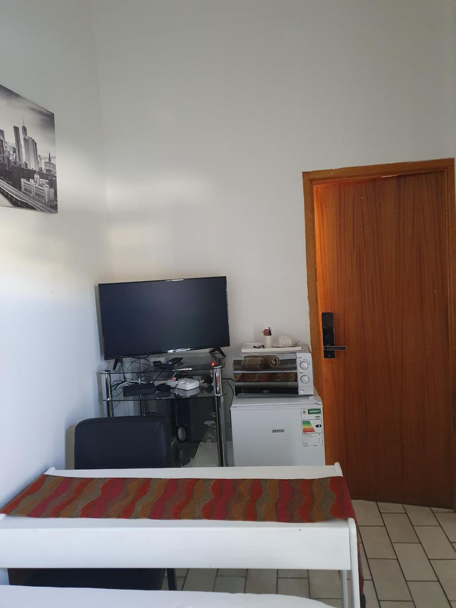 Hotel Pension Steiner Windhoek Exteriör bild