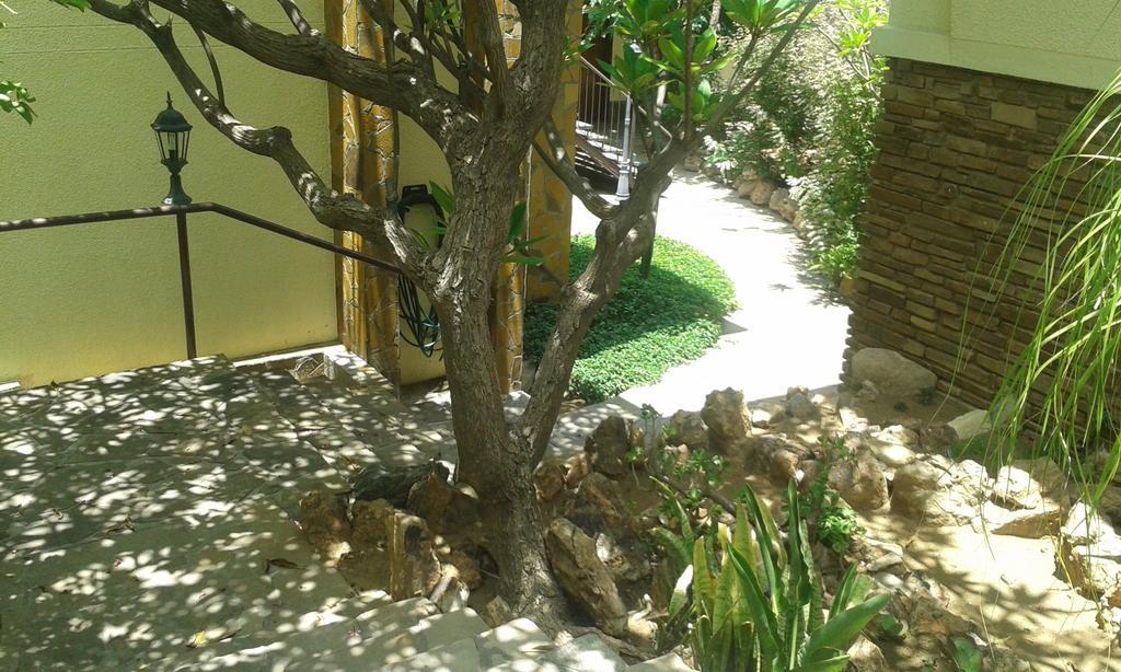 Hotel Pension Steiner Windhoek Exteriör bild