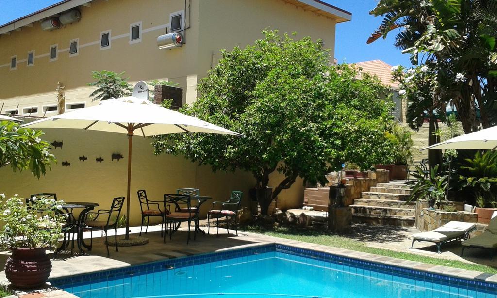 Hotel Pension Steiner Windhoek Exteriör bild