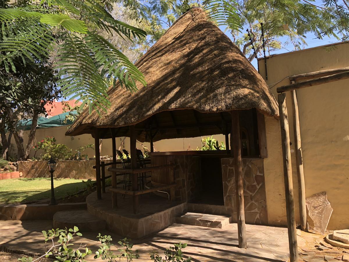 Hotel Pension Steiner Windhoek Exteriör bild