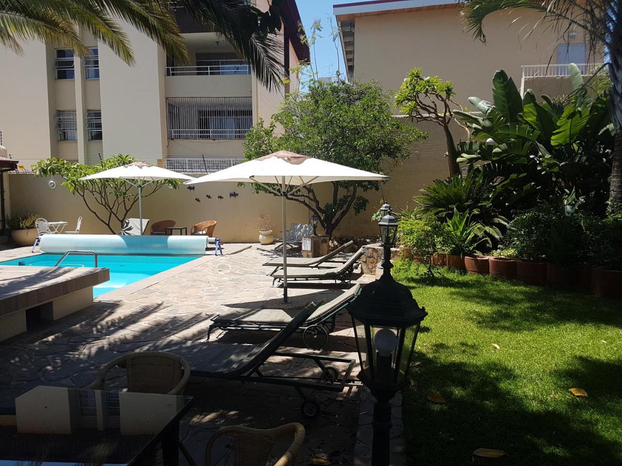 Hotel Pension Steiner Windhoek Exteriör bild