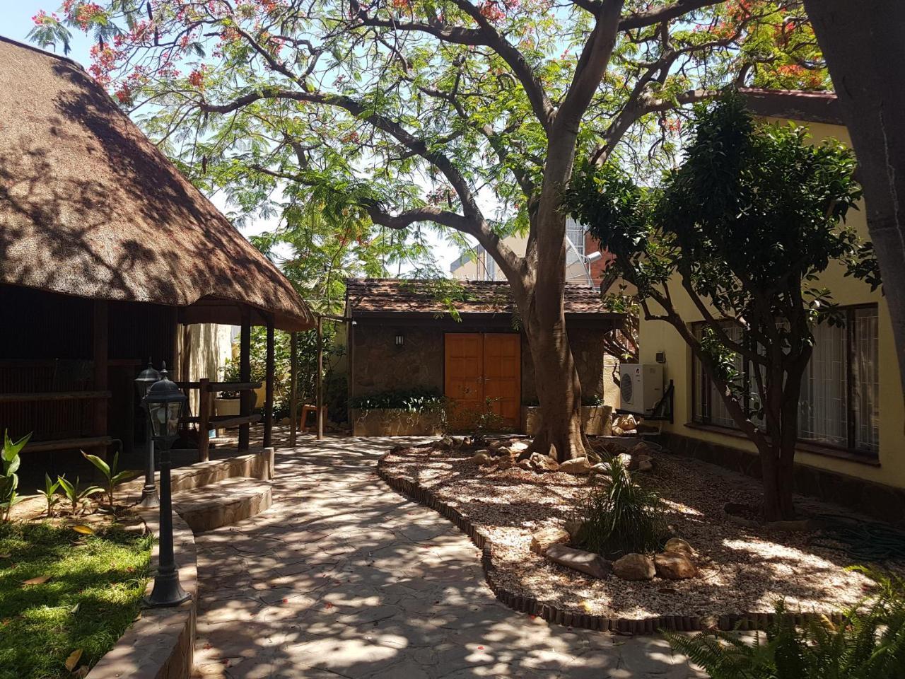 Hotel Pension Steiner Windhoek Exteriör bild
