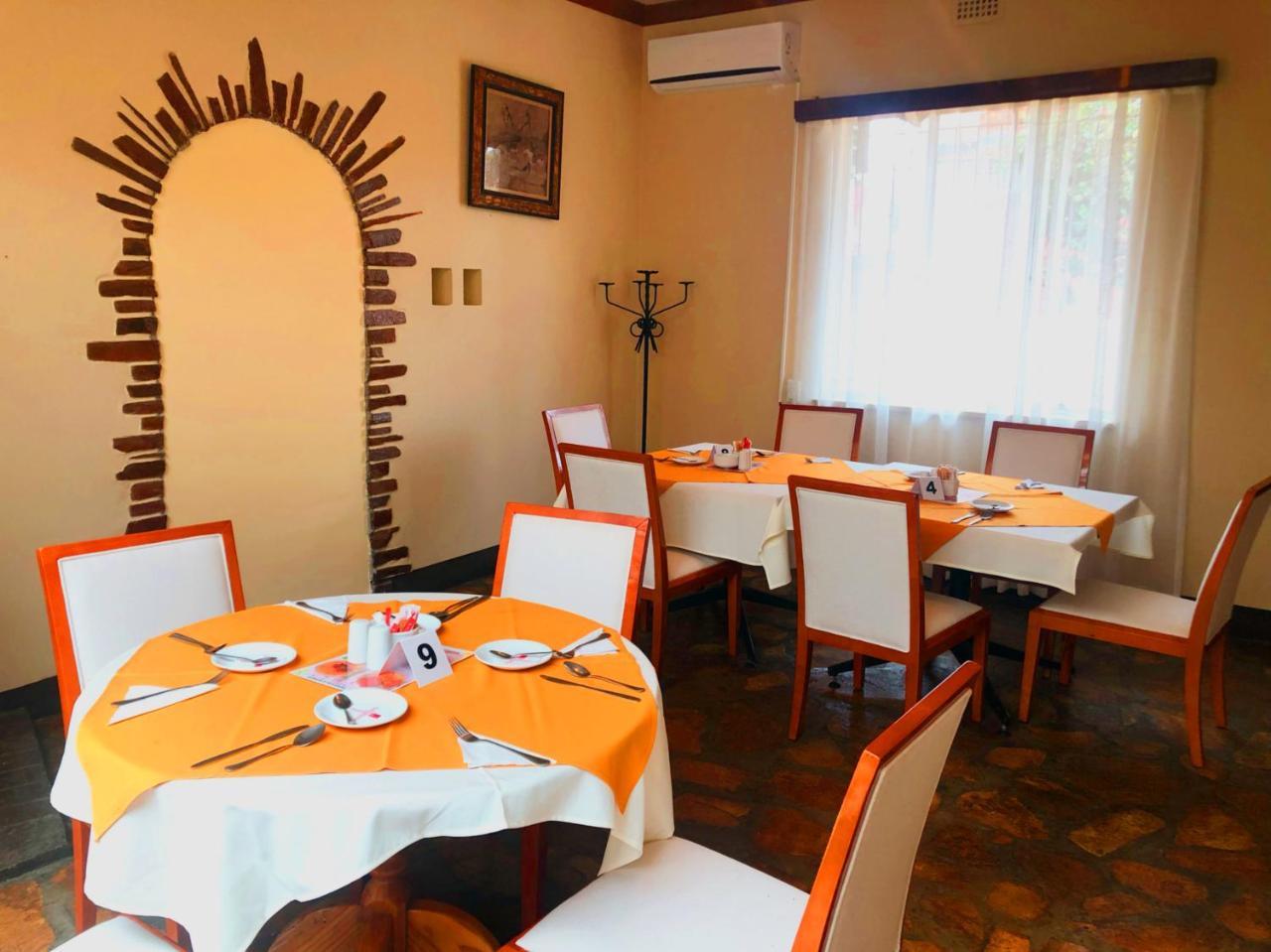 Hotel Pension Steiner Windhoek Exteriör bild