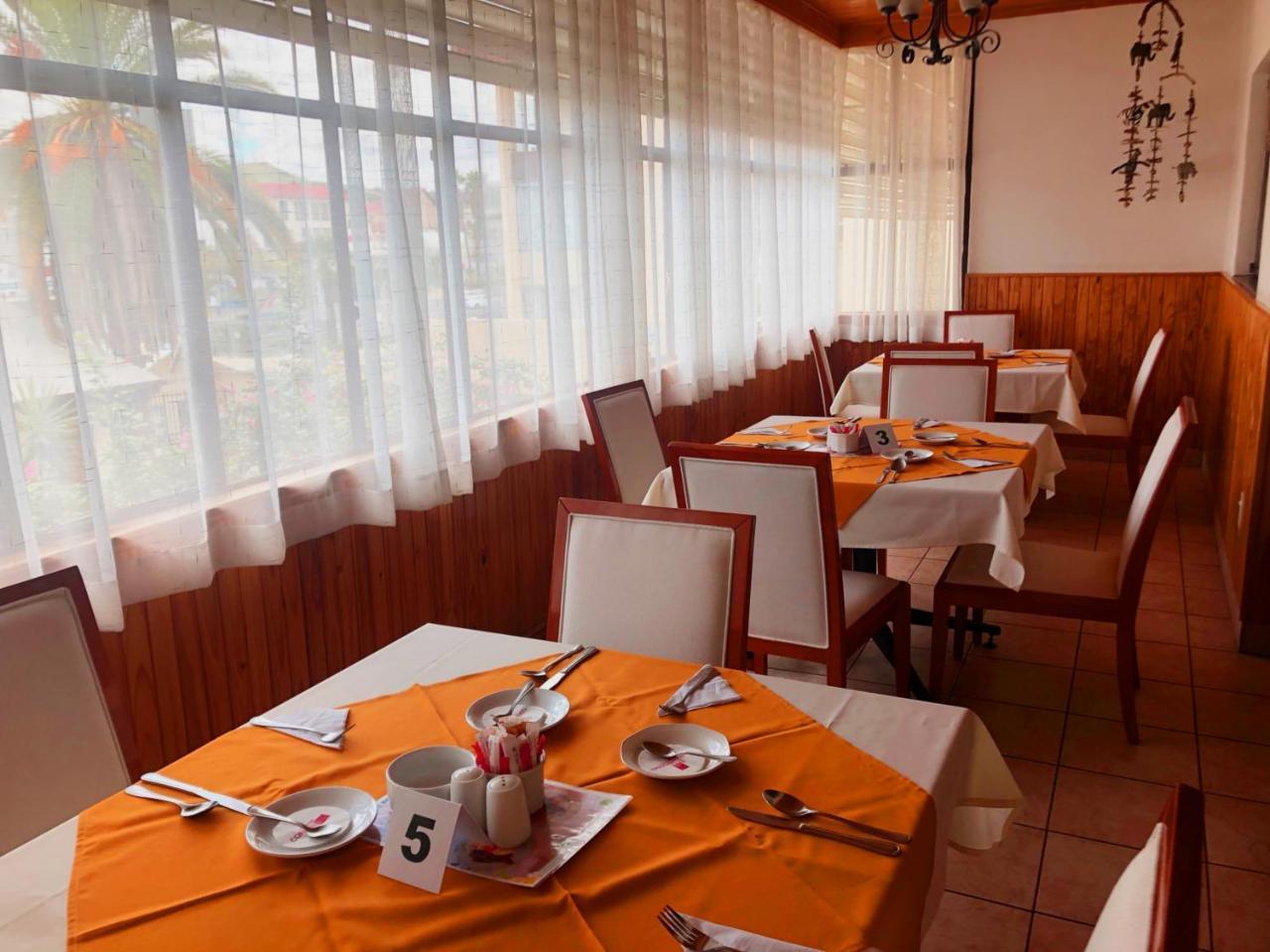 Hotel Pension Steiner Windhoek Exteriör bild