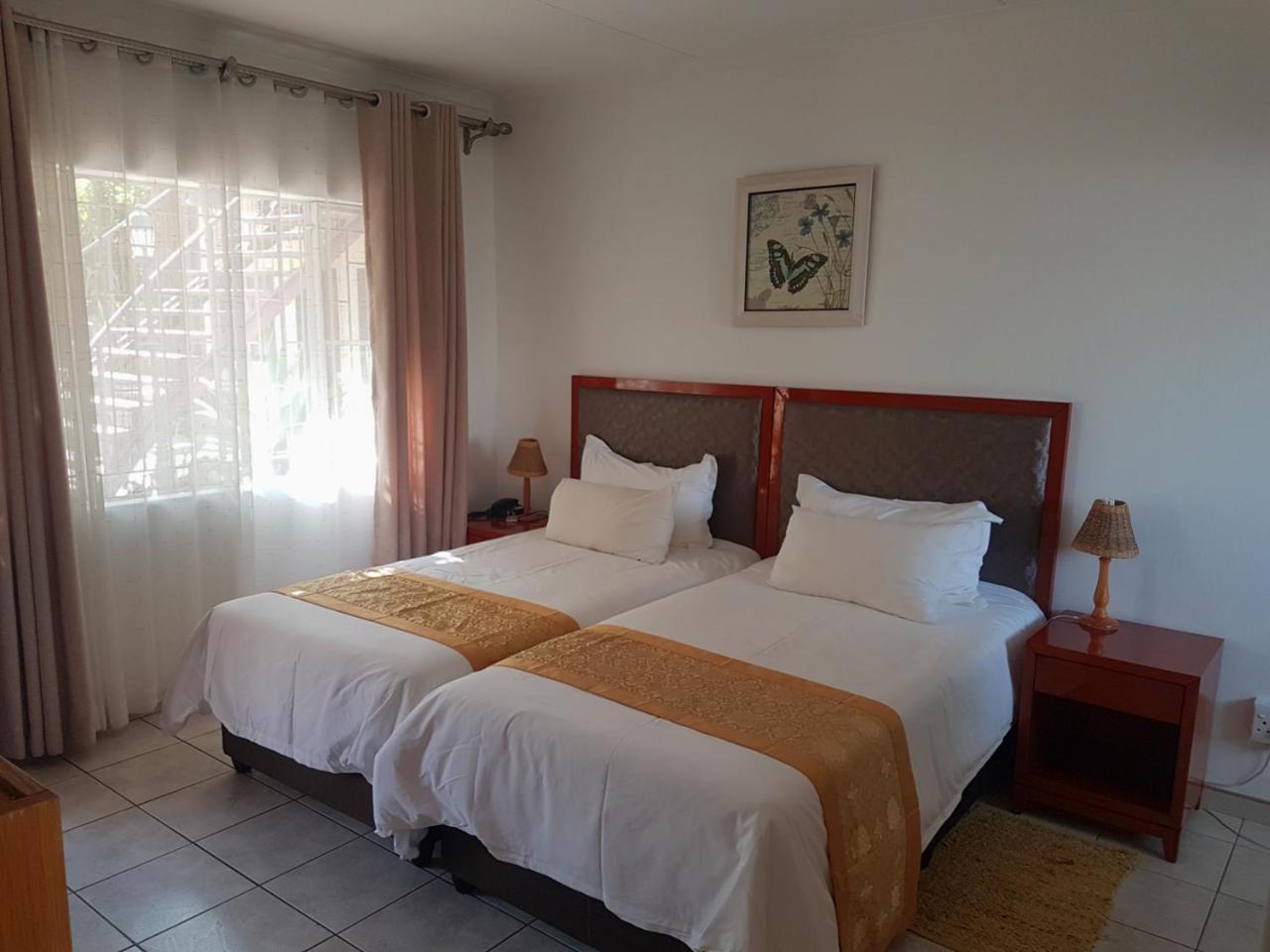 Hotel Pension Steiner Windhoek Exteriör bild