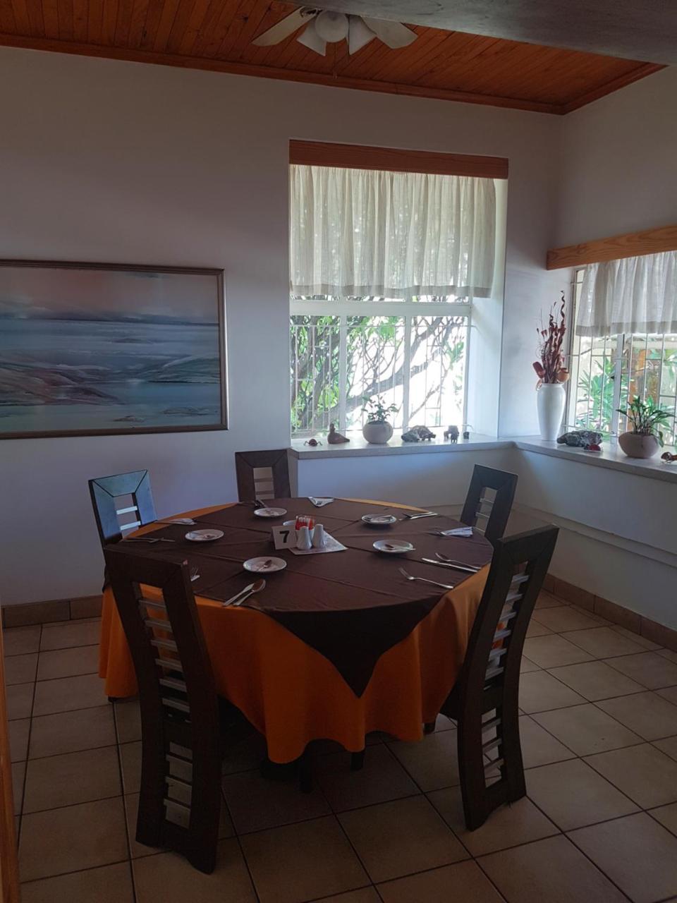 Hotel Pension Steiner Windhoek Exteriör bild